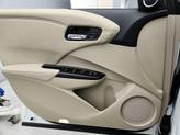 Thumbnail of 2017 White Acura RDX
