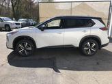 Thumbnail of 2025 Everest White Pearl/Super Black Nissan Rogue