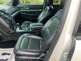 Thumbnail of 2017 White Platinum Metallic Tri-Coat Ford Explorer