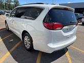Thumbnail of 2017 White Chrysler Pacifica