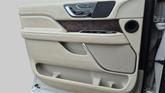 Thumbnail of 2019 Ceramic Pearl Metallic Lincoln Navigator