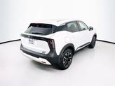 Thumbnail of 2025 Aspen White Tricoat Nissan Kicks