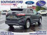 Thumbnail of 2023 Green Ford Edge