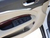 Thumbnail of 2016 White Diamond Pearl Acura MDX