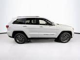 Thumbnail of 2022 Bright White Clearcoat Jeep Grand Cherokee