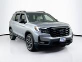 Thumbnail of 2022 Lunar Silver Metallic Honda Passport