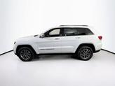 Thumbnail of 2022 Bright White Clearcoat Jeep Grand Cherokee