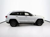 Thumbnail of 2022 Bright White Clearcoat Jeep Grand Cherokee