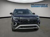 Thumbnail of 2025 Deep Black Pearl Volkswagen Atlas