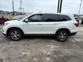 Thumbnail of 2016 White Diamond Pearl Honda Pilot