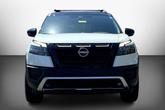 Thumbnail of 2023 Pearl White Tricoat/Super Black Nissan Pathfinder