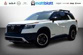 Photo of 2023 Pearl White Tricoat/Super Black Nissan Pathfinder