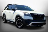 Thumbnail of 2023 Pearl White Tricoat/Super Black Nissan Pathfinder