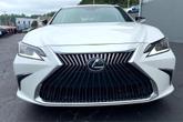 Thumbnail of 2019 Eminent White Pearl Lexus ES 350