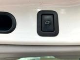 Thumbnail of 2016 Blizzard Pearl Toyota Highlander Hybrid