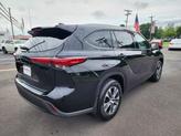 Thumbnail of 2022 Midnight Black Metallic Toyota Highlander