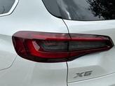 Thumbnail of 2022 Mineral White Metallic BMW X5