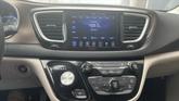 Thumbnail of 2017 Billet Silver Metallic Clearcoat Chrysler Pacifica