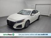 Photo of 2023 Pearl White Tricoat Nissan Altima