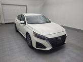 Thumbnail of 2023 Pearl White Tricoat Nissan Altima