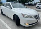 Thumbnail of 2011 Starfire Pearl Lexus ES 350