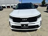 Thumbnail of 2022 Glacial White Pearl Kia Sorento