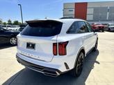 Thumbnail of 2022 Glacial White Pearl Kia Sorento