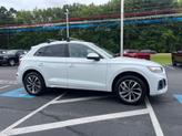 Thumbnail of 2022 Glacier White Metallic Audi Q5