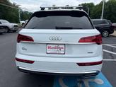 Thumbnail of 2022 Glacier White Metallic Audi Q5
