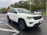 Thumbnail of 2017 Bright White Clearcoat Jeep Grand Cherokee