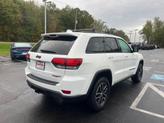 Thumbnail of 2017 Bright White Clearcoat Jeep Grand Cherokee