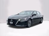 Thumbnail of 2023 Super Black Clearcoat Nissan Altima
