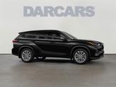 Photo of 2025 Midnight Black Metallic Toyota Highlander
