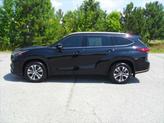 Thumbnail of 2022 Midnight Black Toyota Highlander