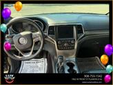 Thumbnail of 2018 Diamond Black Crystal Pearlcoat Jeep Grand Cherokee