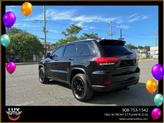 Thumbnail of 2018 Diamond Black Crystal Pearlcoat Jeep Grand Cherokee