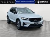 Photo of 2023 Crystal White Volvo XC40
