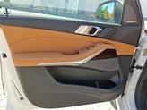 Thumbnail of 2026 Mineral White Metallic BMW X7