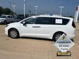 Thumbnail of 2020 Bright White Clearcoat Chrysler Voyager