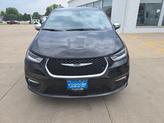 Thumbnail of 2025 Diamond Black Crystal Pearlcoat Chrysler Pacifica