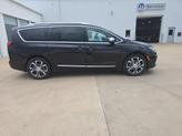 Thumbnail of 2025 Diamond Black Crystal Pearlcoat Chrysler Pacifica