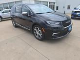 Thumbnail of 2025 Diamond Black Crystal Pearlcoat Chrysler Pacifica