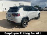 Thumbnail of 2025 Silver Zynith Metallic Clearcoat Jeep Compass