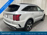 Thumbnail of 2022 Sparkling Silver Kia Sorento