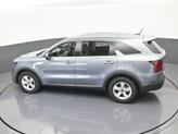 Thumbnail of 2022 Everlasting Silver Kia Sorento
