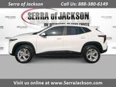 Photo of 2024 Summit White Chevrolet Trax