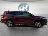 Thumbnail of 2017 Ooh La La Rouge Mica Toyota Highlander