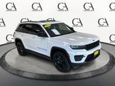 Photo of 2023 Bright White Clearcoat Jeep Grand Cherokee