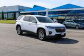 Photo of 2022 Summit White Chevrolet Traverse