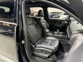 Thumbnail of 2019 Orca Black Metallic Audi Q7